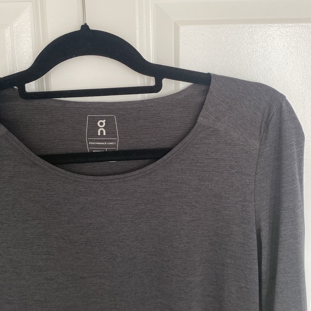 On Running Dark Gray Performance Long Sleeve T-Sh… - image 3